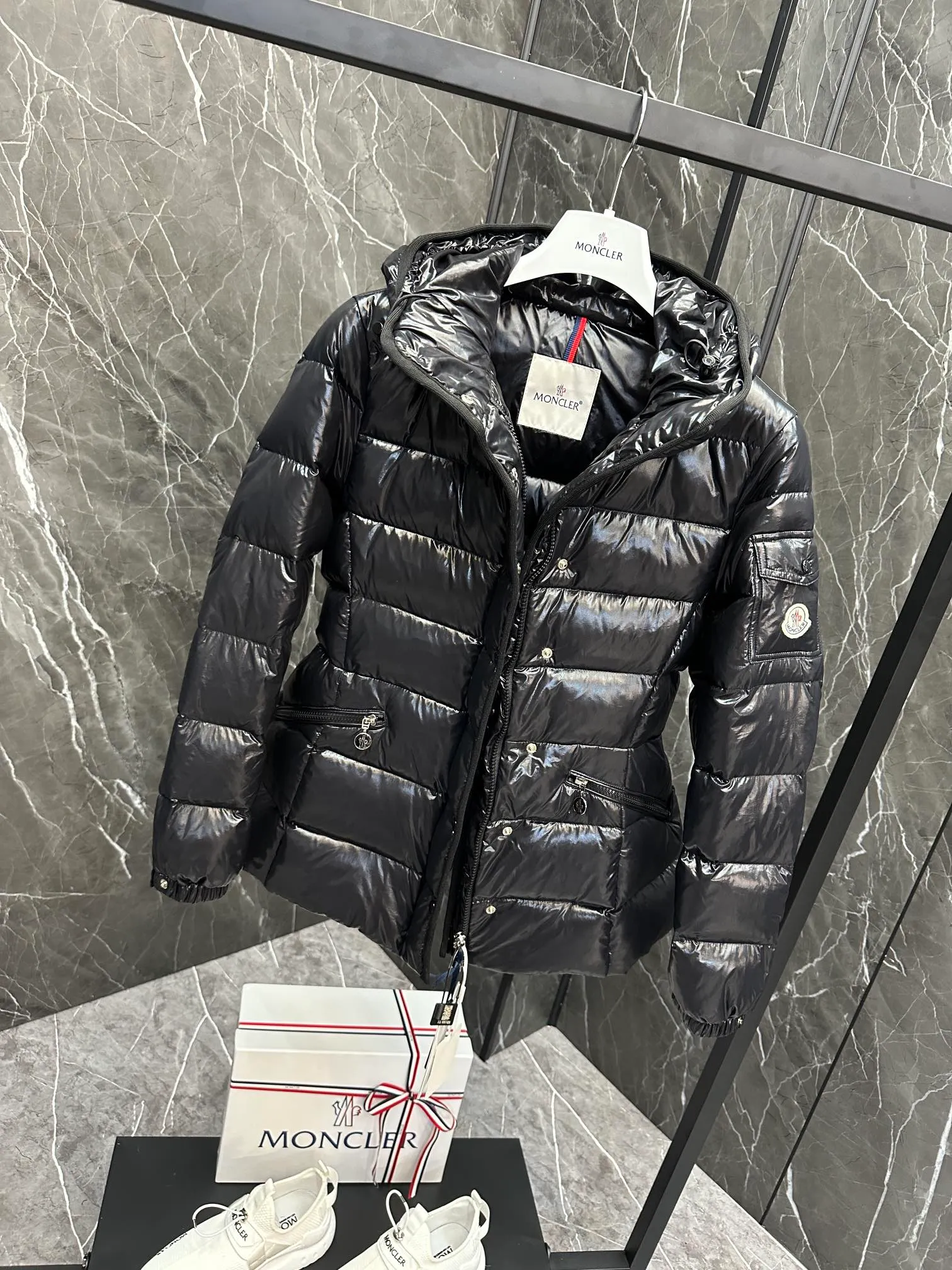Hot Sale ⬆️Moncler Barante Barante ， 70 。 Barante ， 70 。 ， A ， 。 。 • nylon laqué •Nylon laqué • • • • • Size : 0-3. /Light Pink/Black. D 9865076550